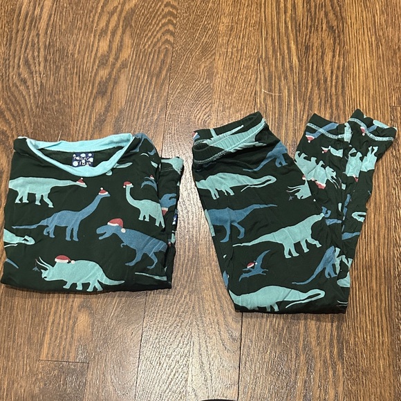 Kickee Pants Holiday Pjs NWOT - Picture 1 of 5